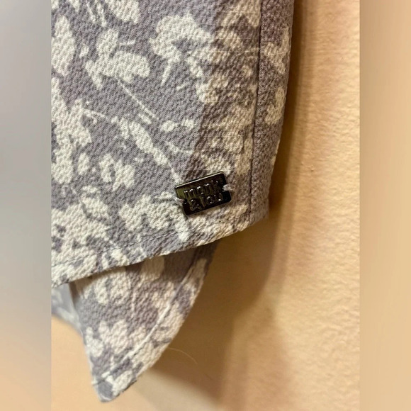 2/$15 - Monk & Lou - Gray V-Neck Blouse with Floral Print and Back Detail - Picture 4 of 9